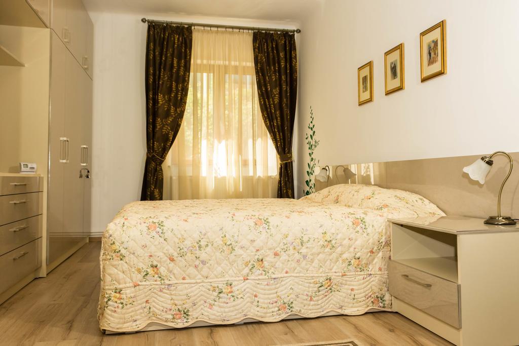 Chic Apartment Braşov Exterior foto